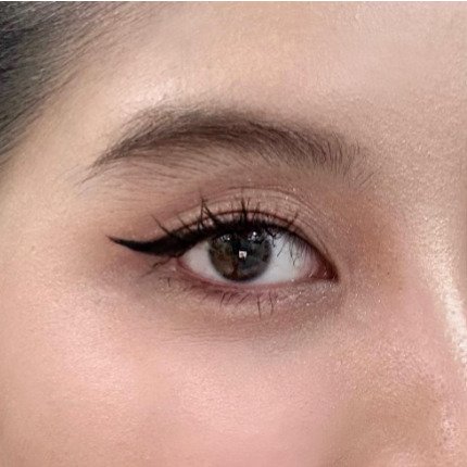 ลุค Classic Cat Eyeliner